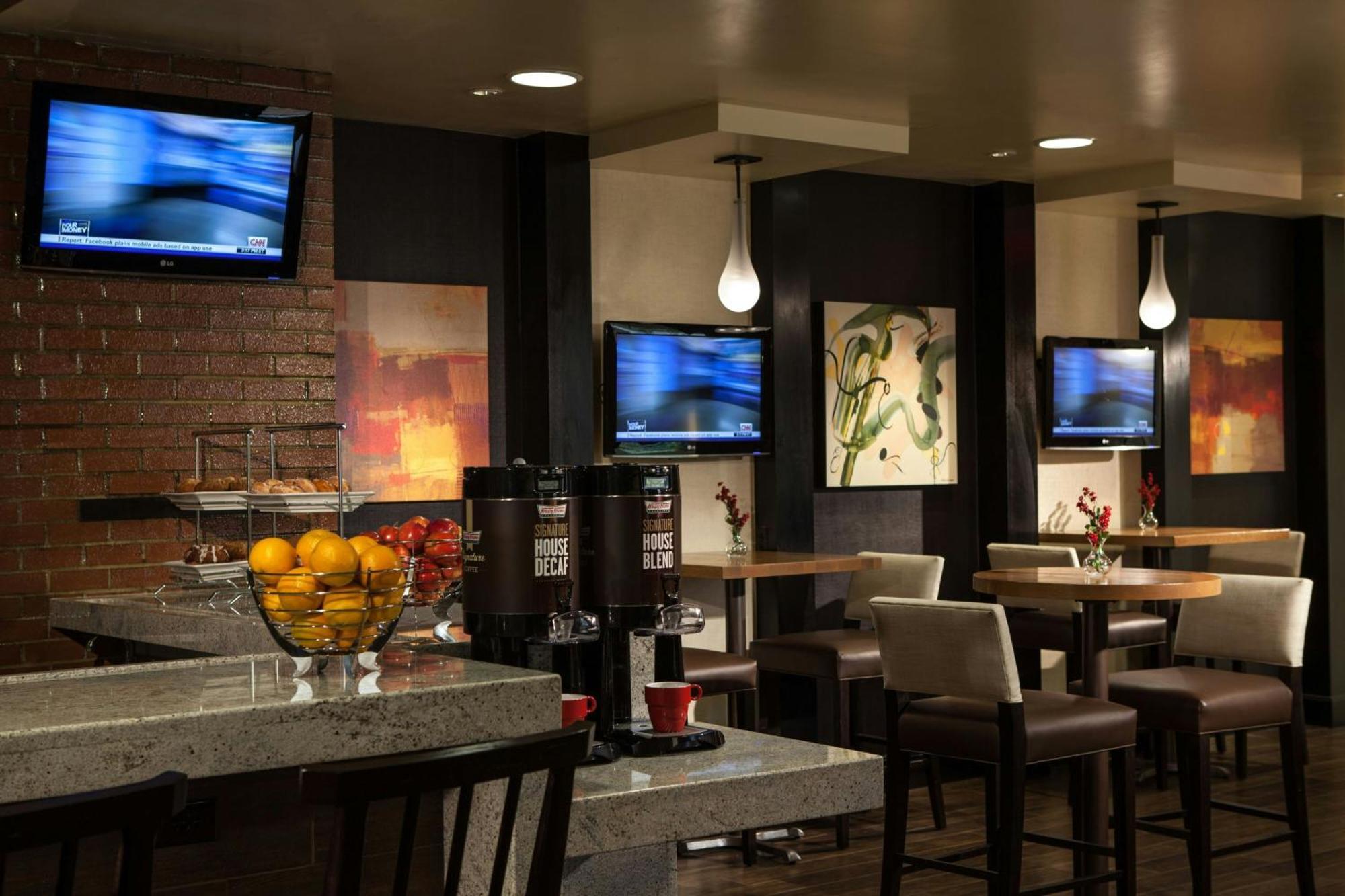 Greensboro-High Point Marriott Airport Bagian luar foto