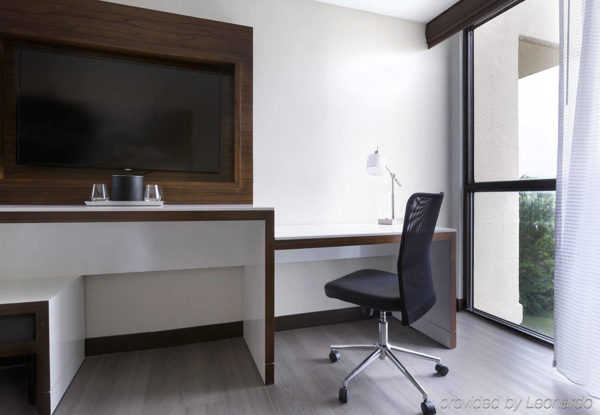 Greensboro-High Point Marriott Airport Bagian luar foto